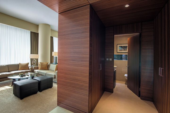 Room 20 of 142