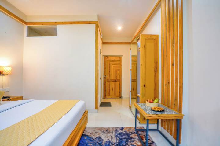 Room 52 of 100