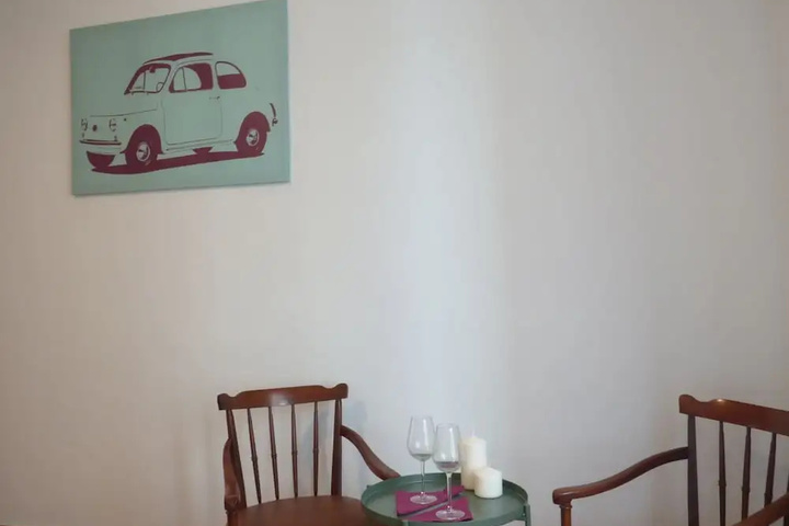 Room 4 of 17