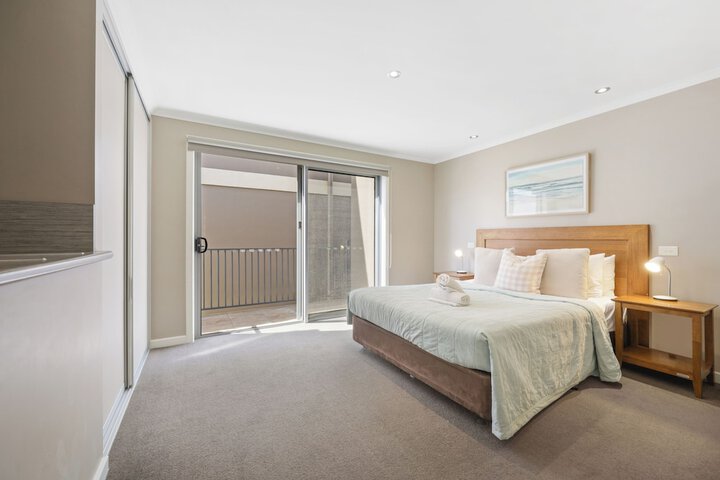 Room 19 of 192