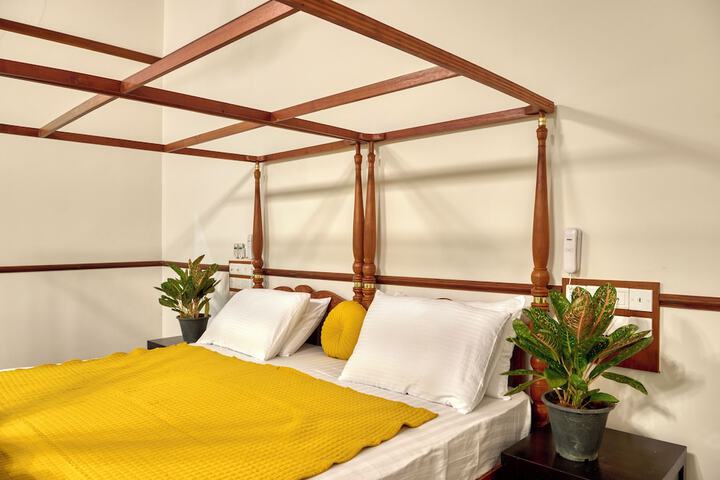 Room 3 of 34