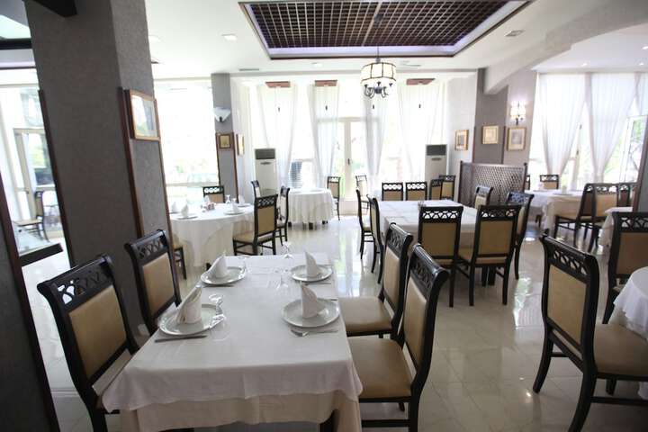 Dining 5 of 25