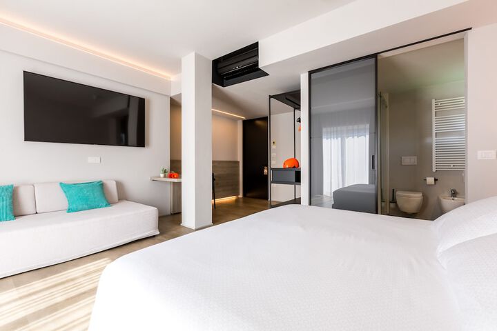 Room 27 of 119