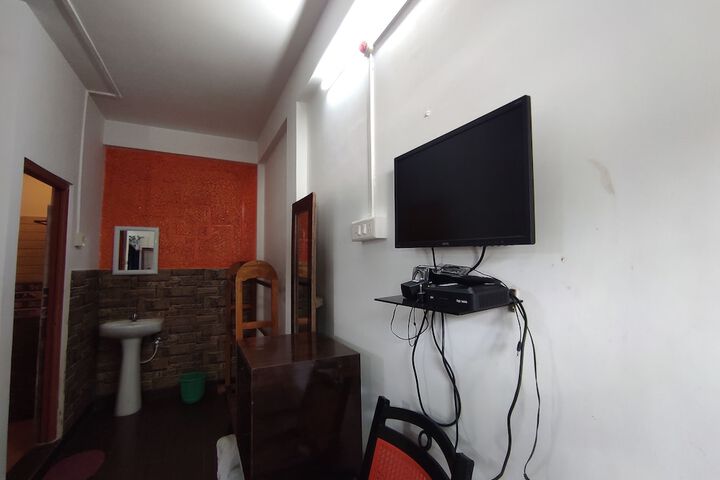 Room 3 of 31