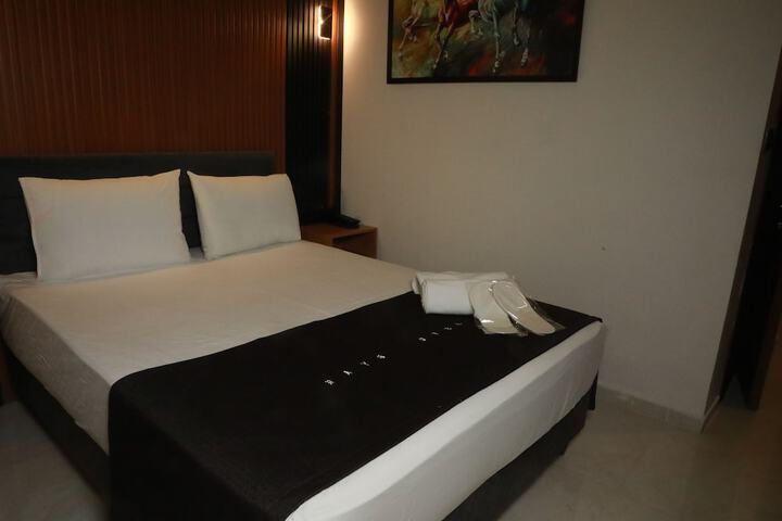 Room 11 of 20