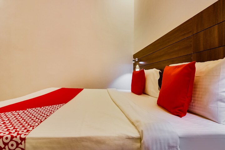 Room 12 of 21