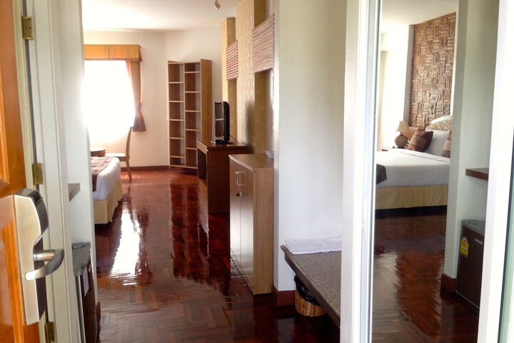 Room 13 of 60