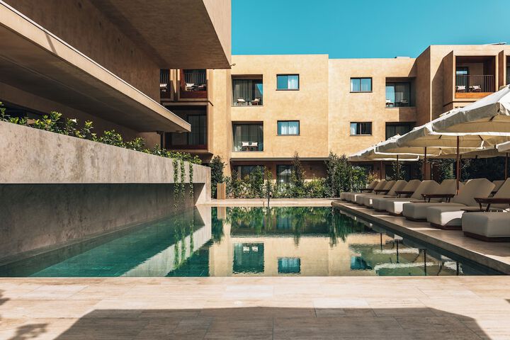 Pool 75 of 144