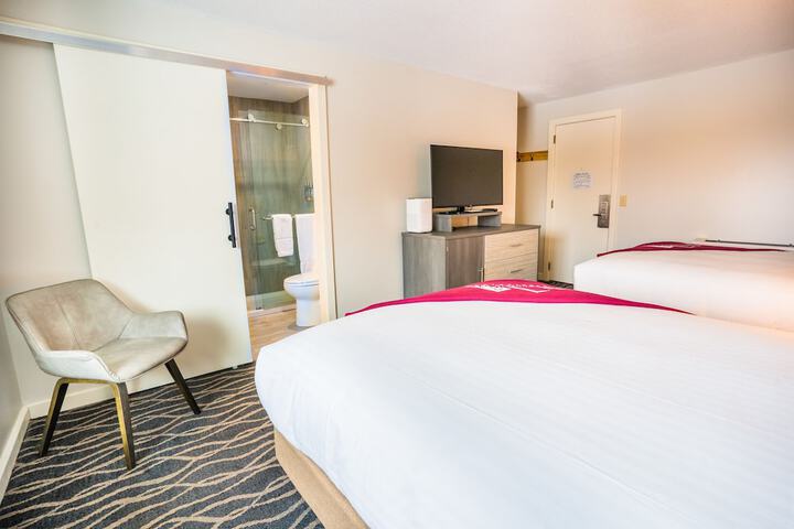 2 Double Beds (6 of 7)