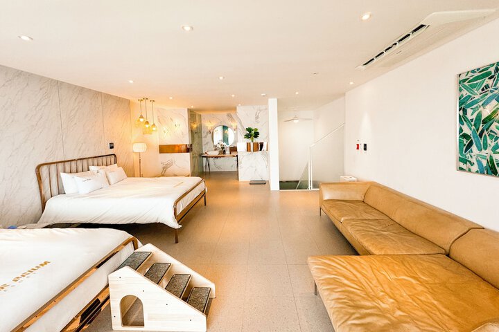Room 36 of 82