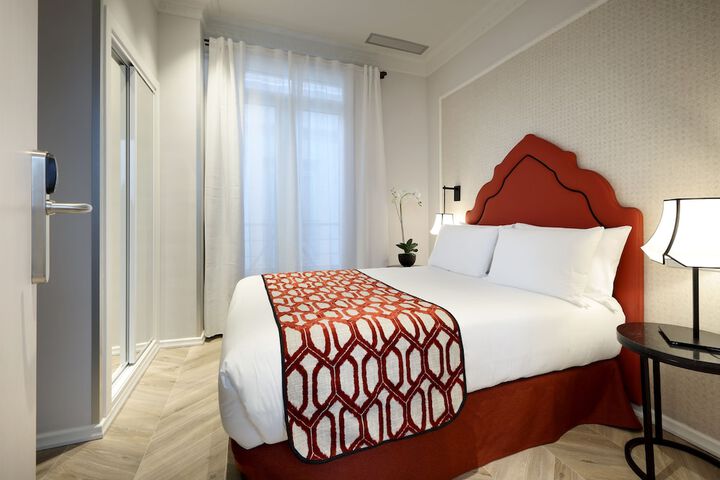 Room 15 of 38
