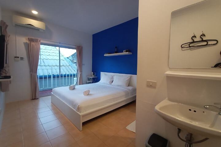 Room 14 of 43
