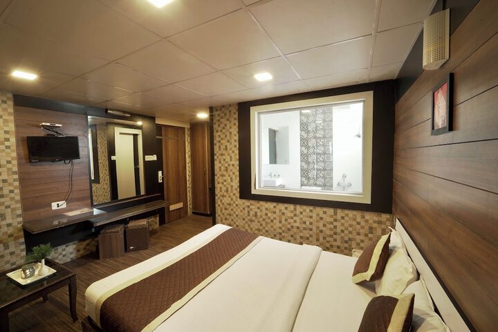 Room 10 of 24