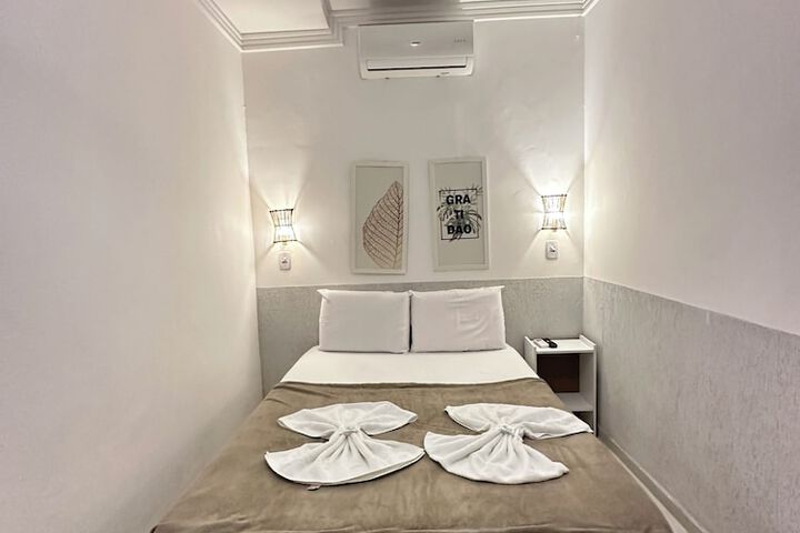 Room 13 of 36