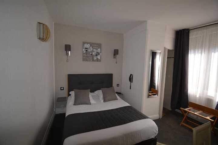 Room 8 of 35