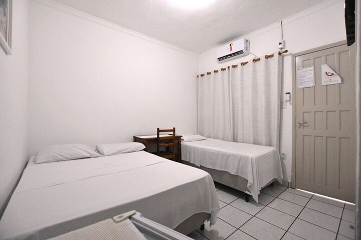 Room 9 of 34