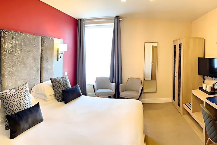 Room 42 of 146