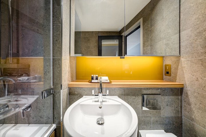 Apex City of Bath Hotel Bath | Bookonline.com