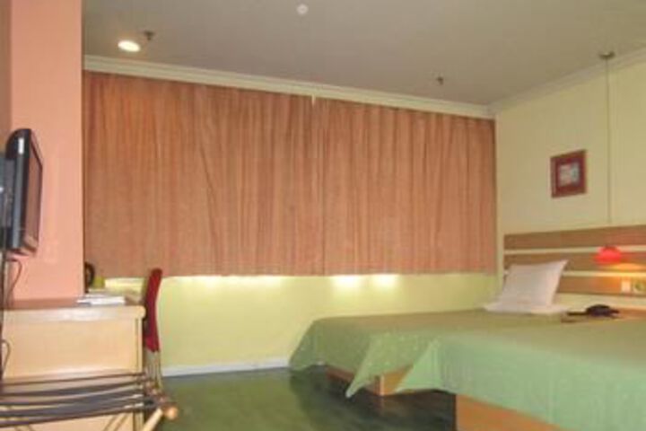 Room 10 of 35
