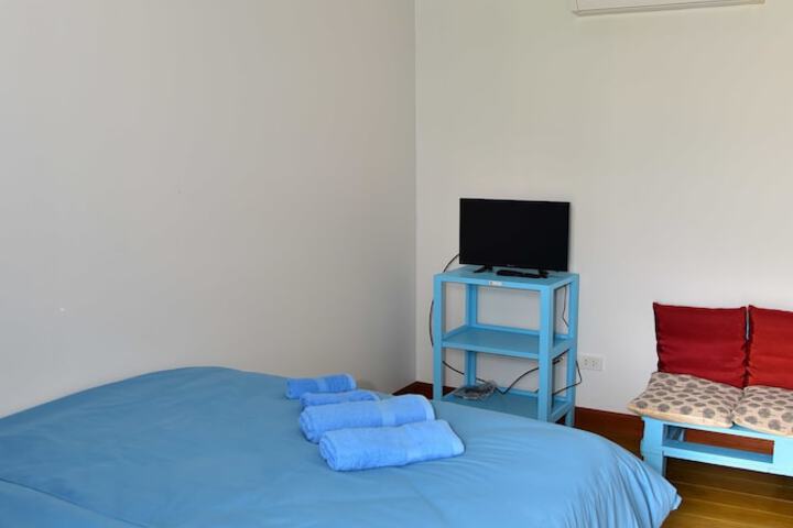 Room 9 of 37