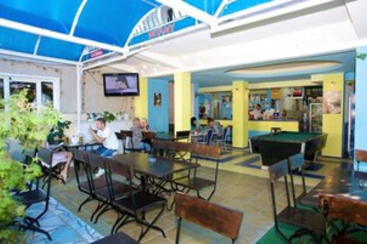 Lounge 5 of 26