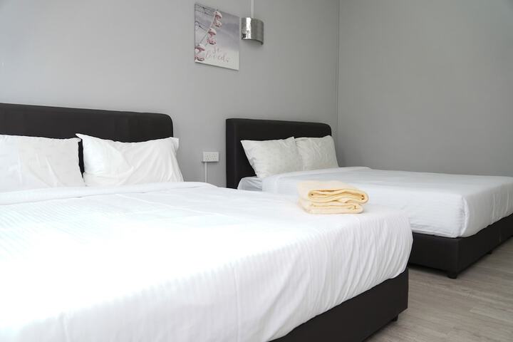 Room 12 of 30