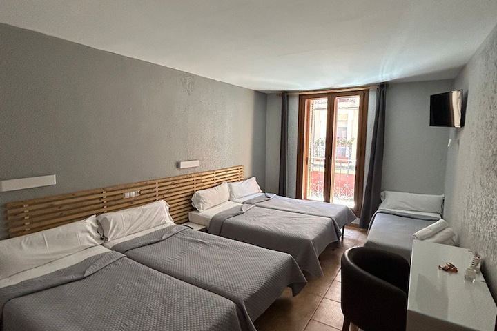 Room 21 of 43