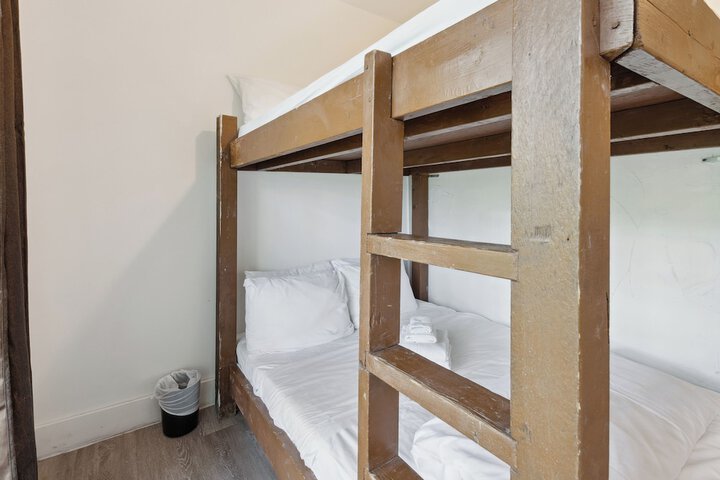 Room 19 of 69