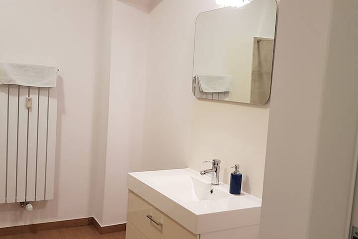 Room 165 of 202