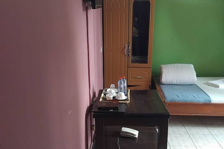 Room 8 of 15