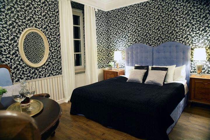 Room 8 of 71