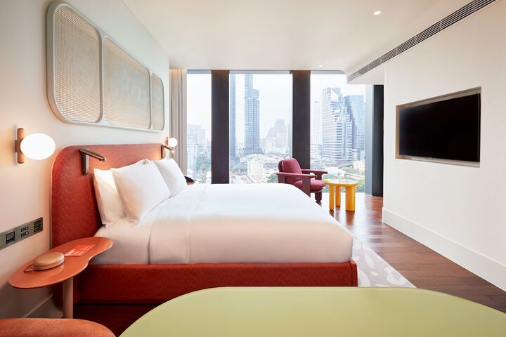 Room 10 of 141