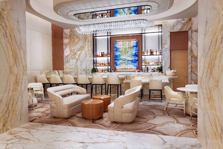 Lounge 145 of 153