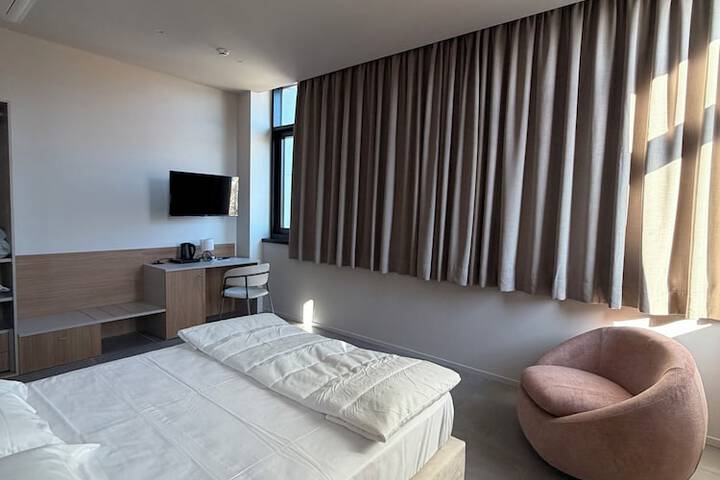 Room 13 of 54