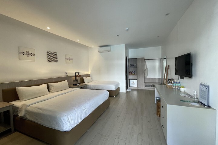 Room 27 of 72