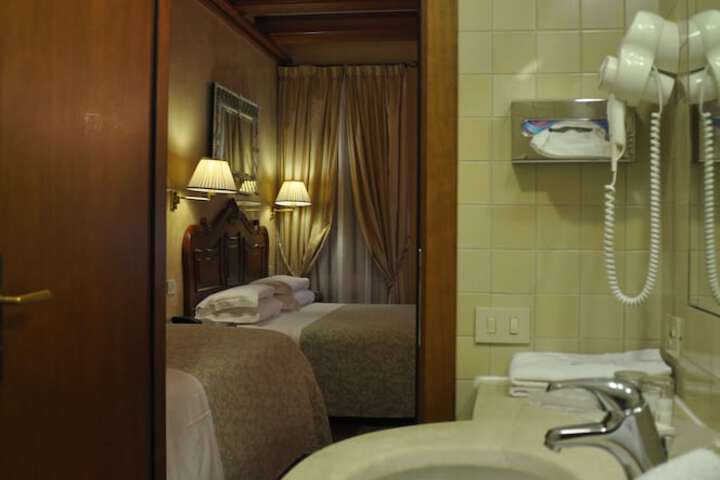 Room 49 of 60
