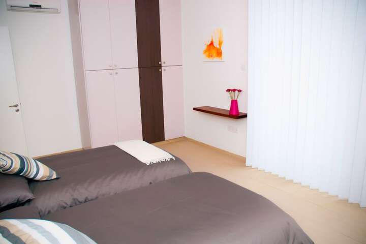 Room 4 of 81