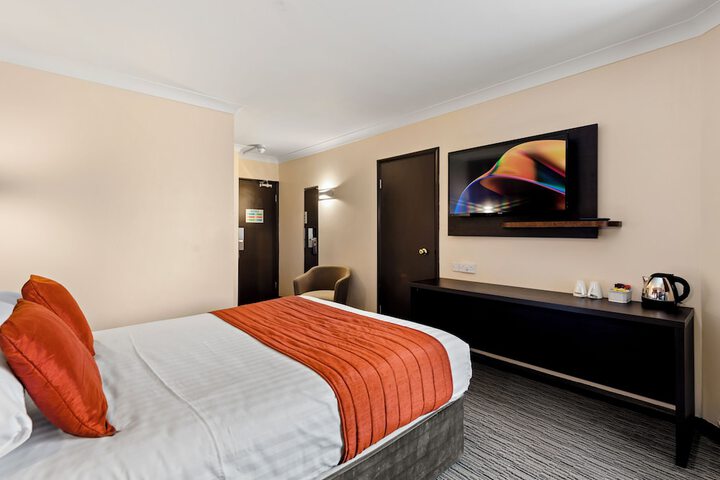 Room 16 of 81