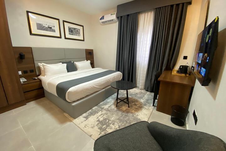 Room 16 of 29