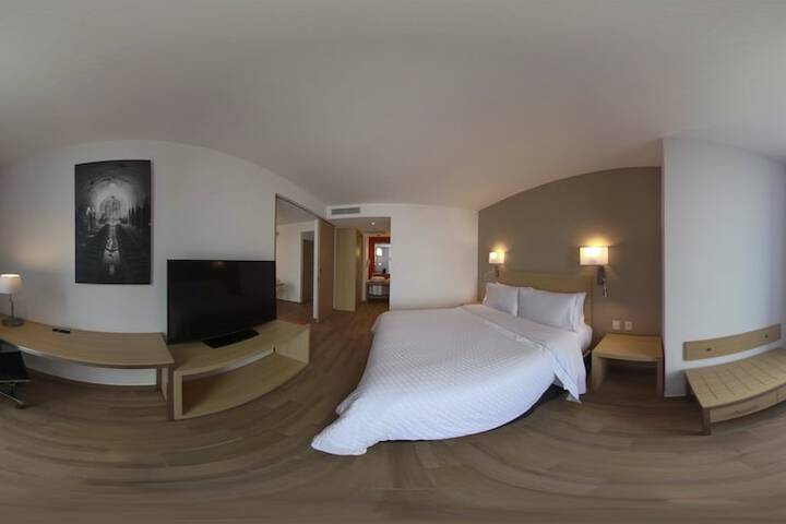 Room 21 of 69