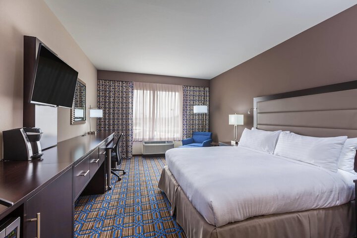 Room 14 of 37