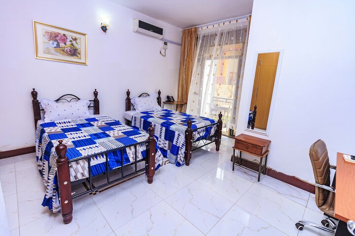 Room 10 of 86