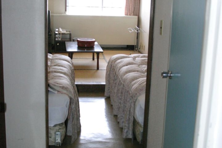 Room 11 of 107