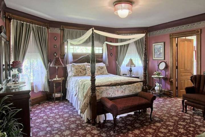 Room 8 of 43