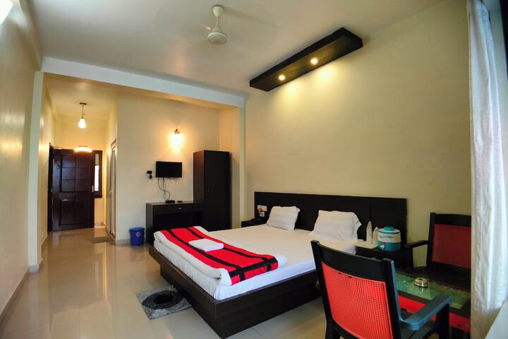 Room 3 of 43