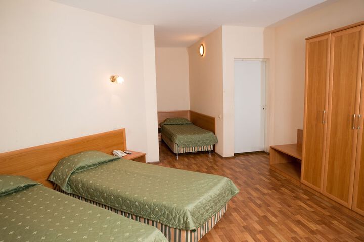 Room 28 of 63
