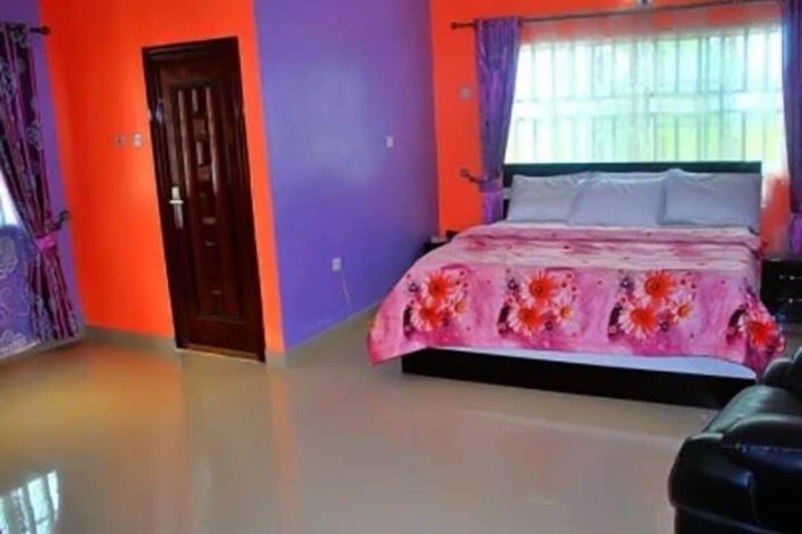 Room 7 of 24