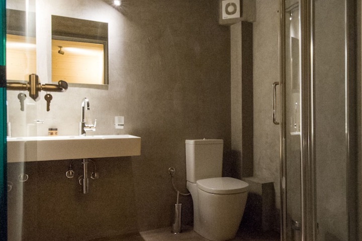 Room 43 of 64