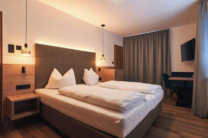Room 6 of 41
