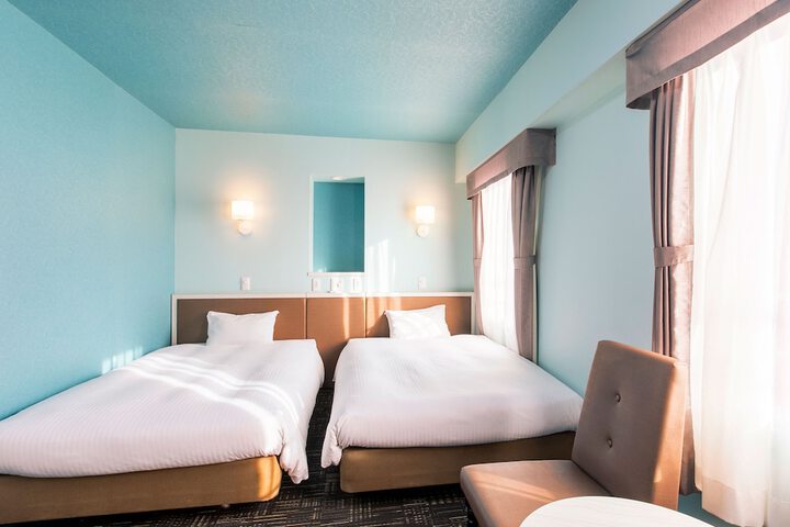 Room 10 of 72